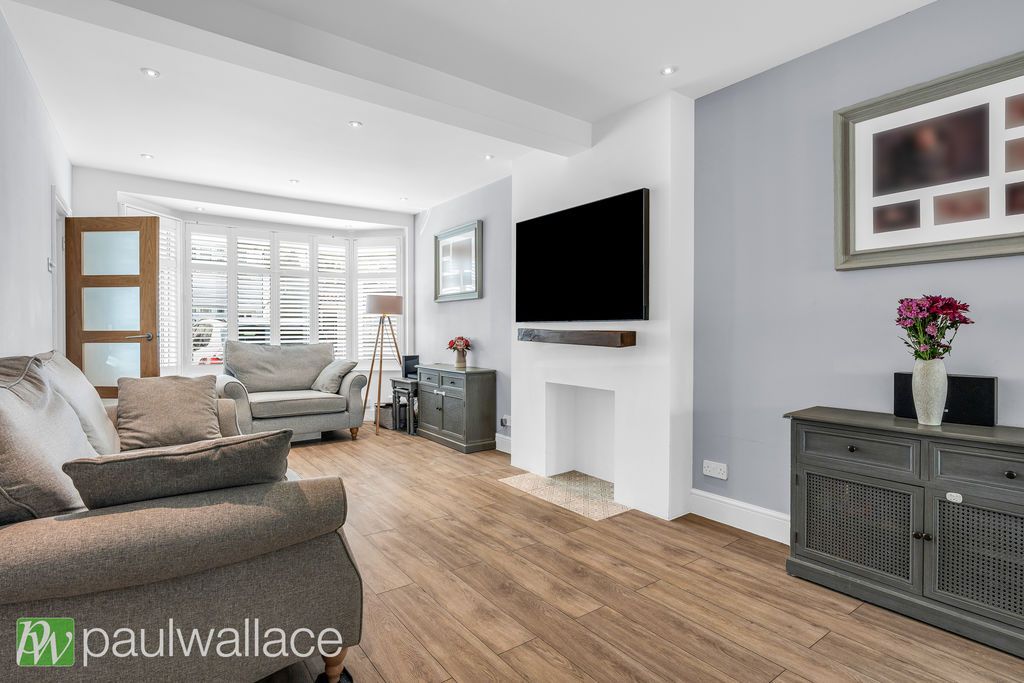 Property photo 2 of 22 Living / Dining Room