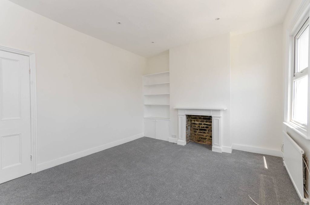Property photo 3 of 5