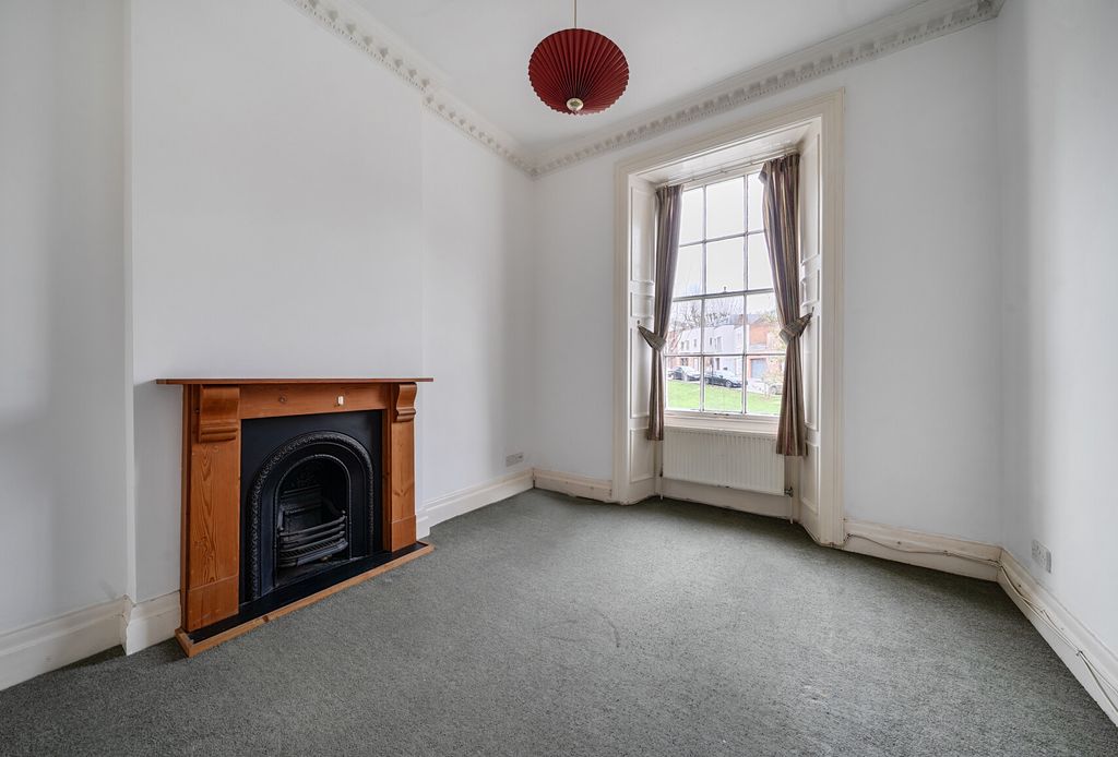 Property photo 2 of 12 1395155-18-694A7F...