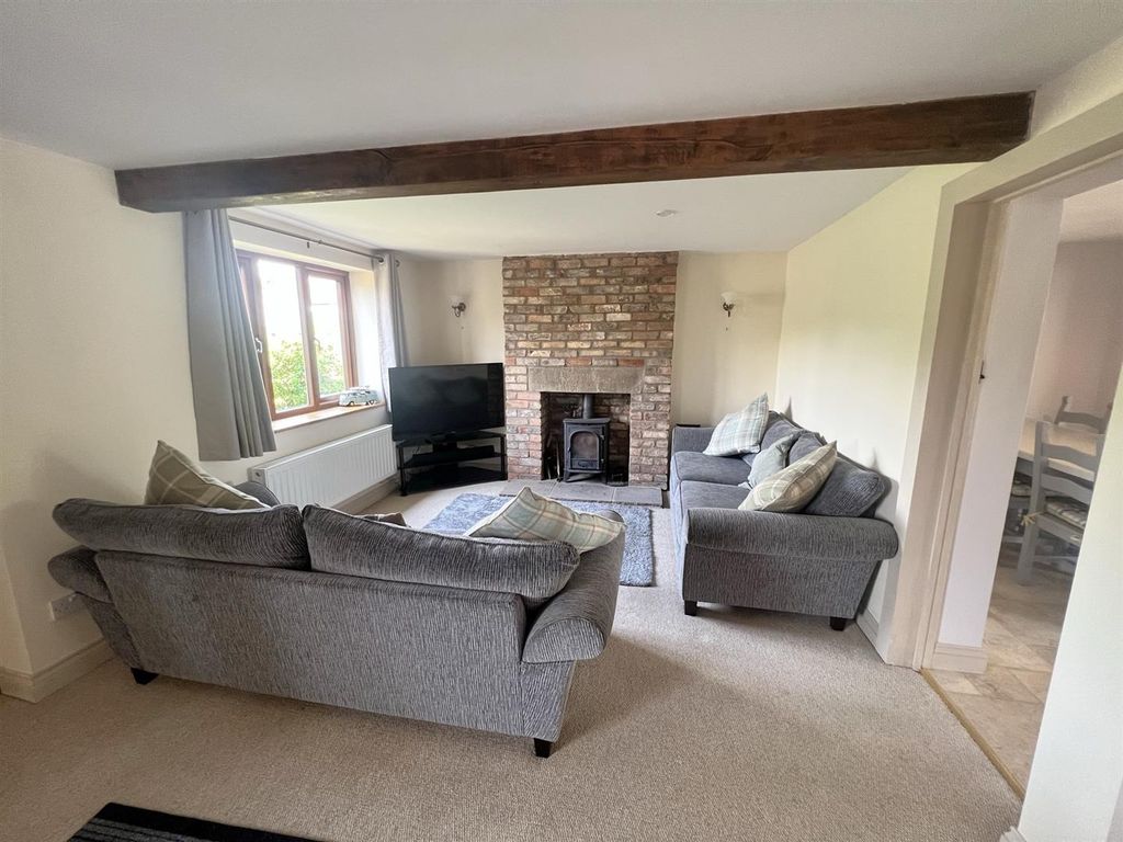 Property photo 3 of 27