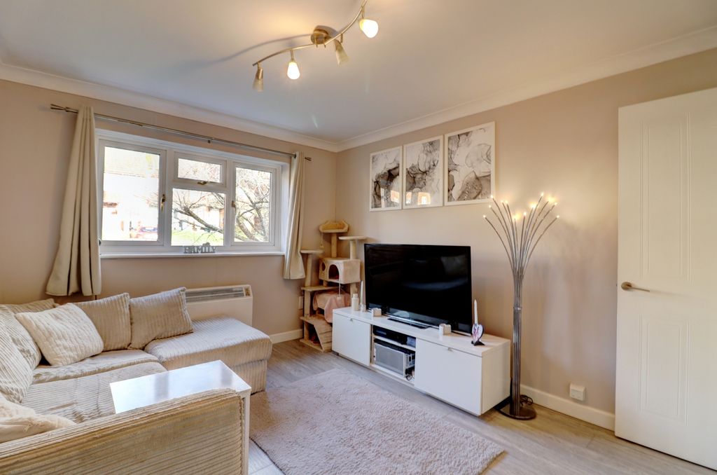 Property photo 2 of 8 Picture No. 06