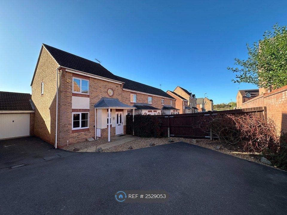 Property photo 2 of 35 Property Front View And Driveway