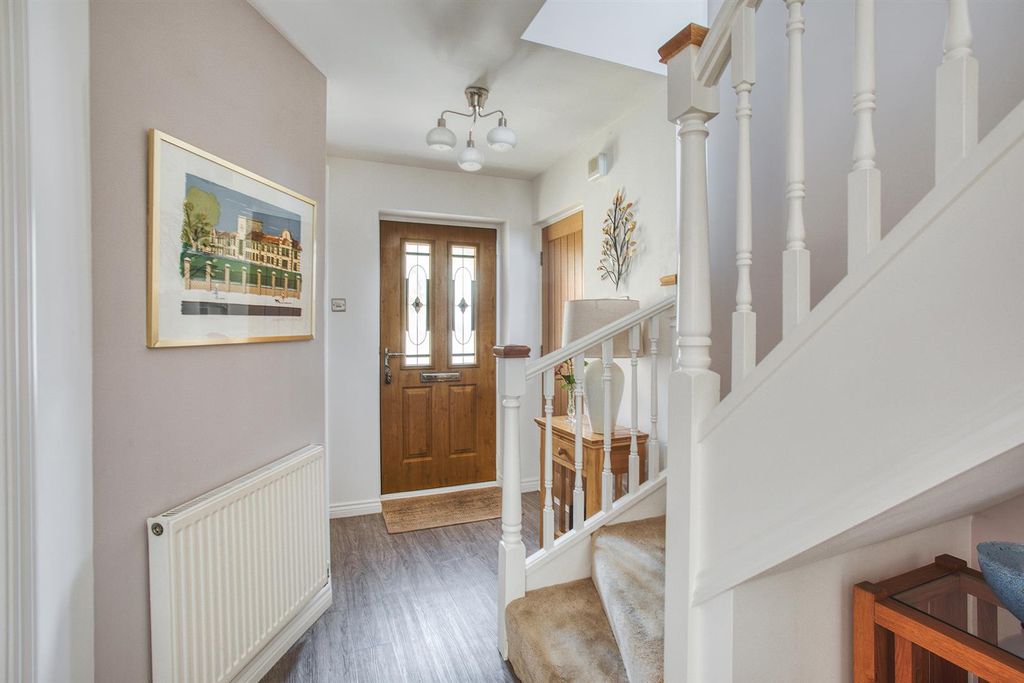 Property photo 3 of 31