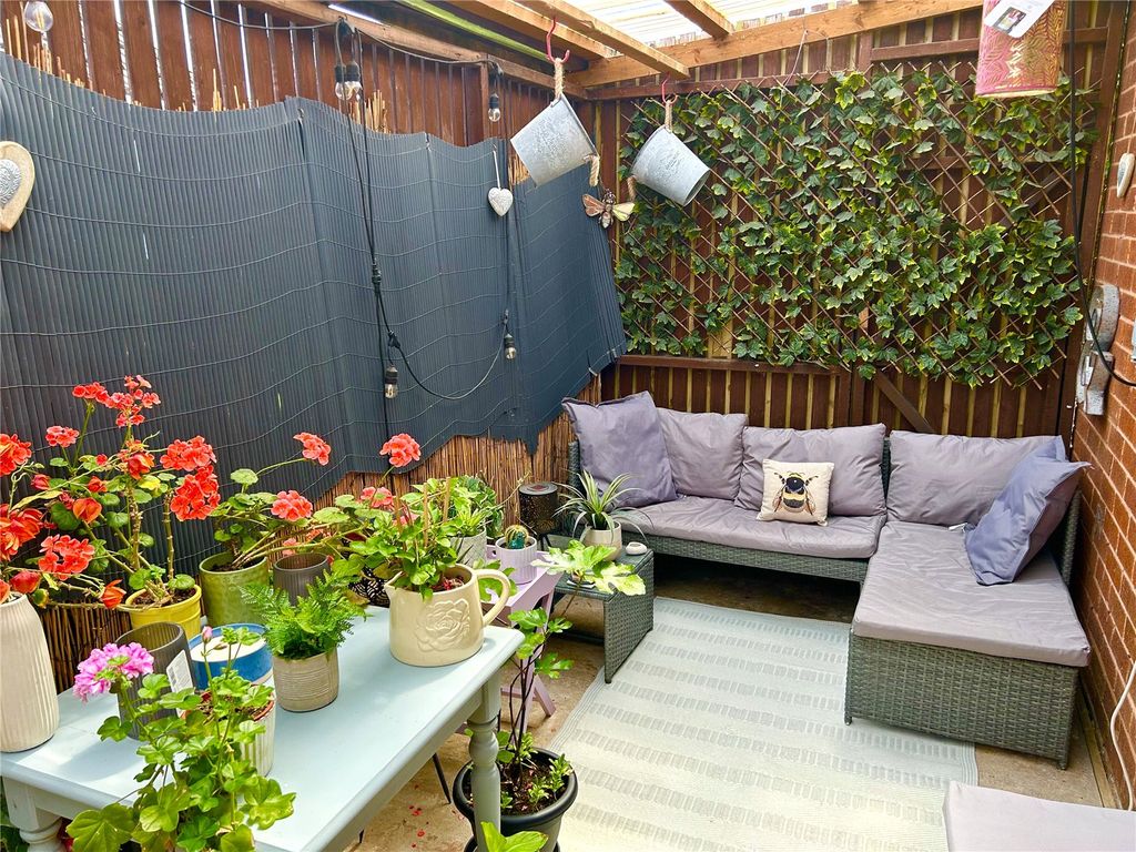 Property photo 2 of 25 Picture No. 37