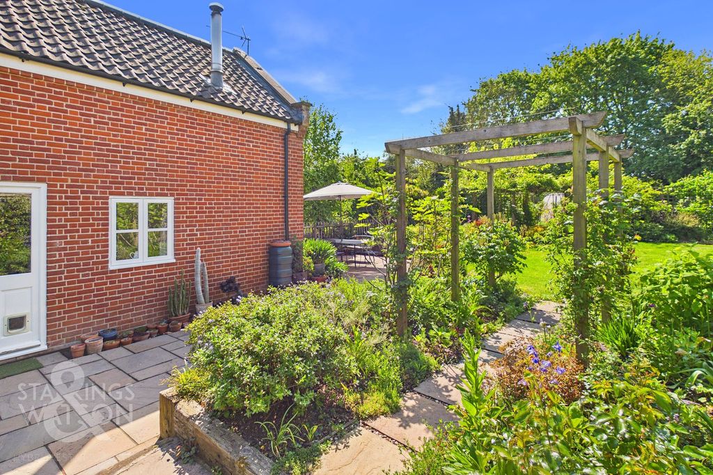Property photo 3 of 39