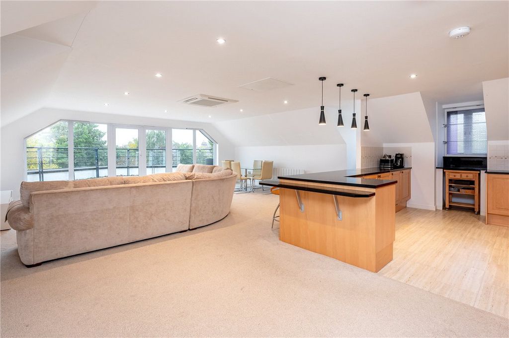 Property photo 3 of 14 Picture No. 30