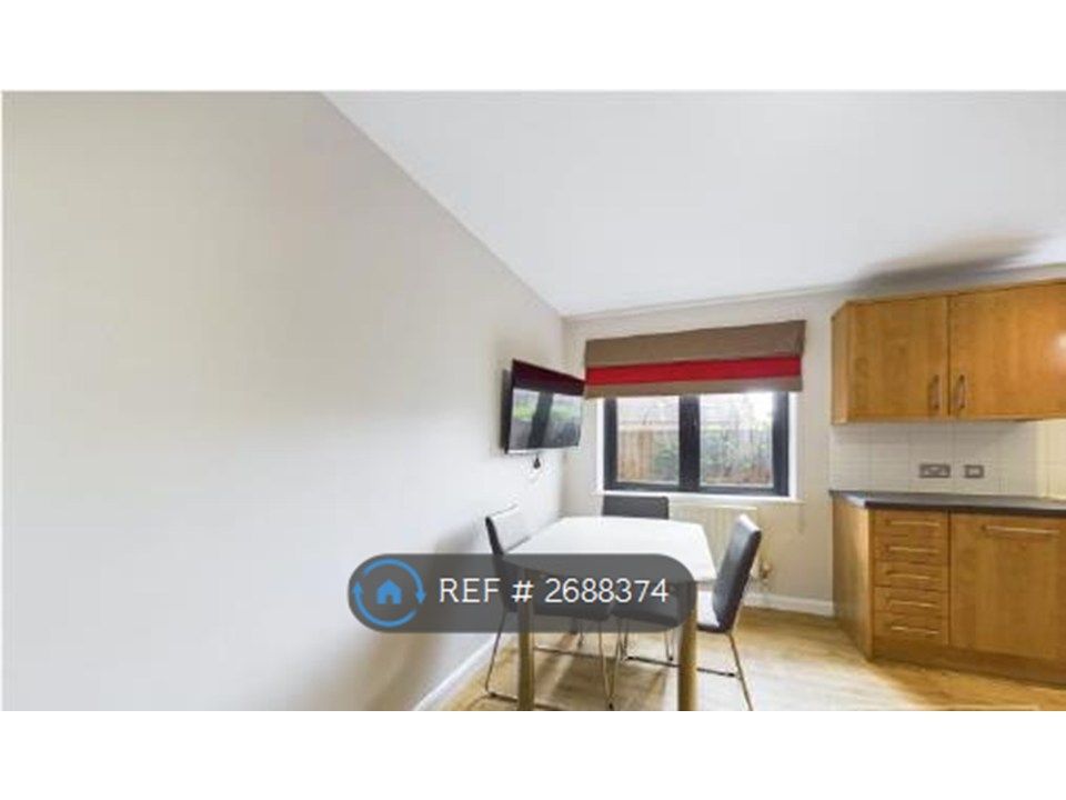 Property photo 3 of 9 Dinning