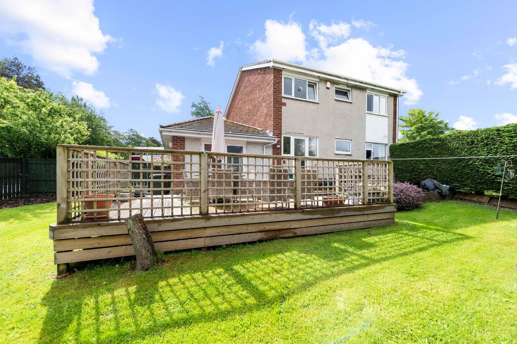 Property photo 2 of 31 Rear Garden