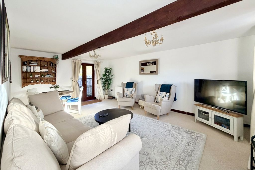 Property photo 3 of 8 Picture No. 16