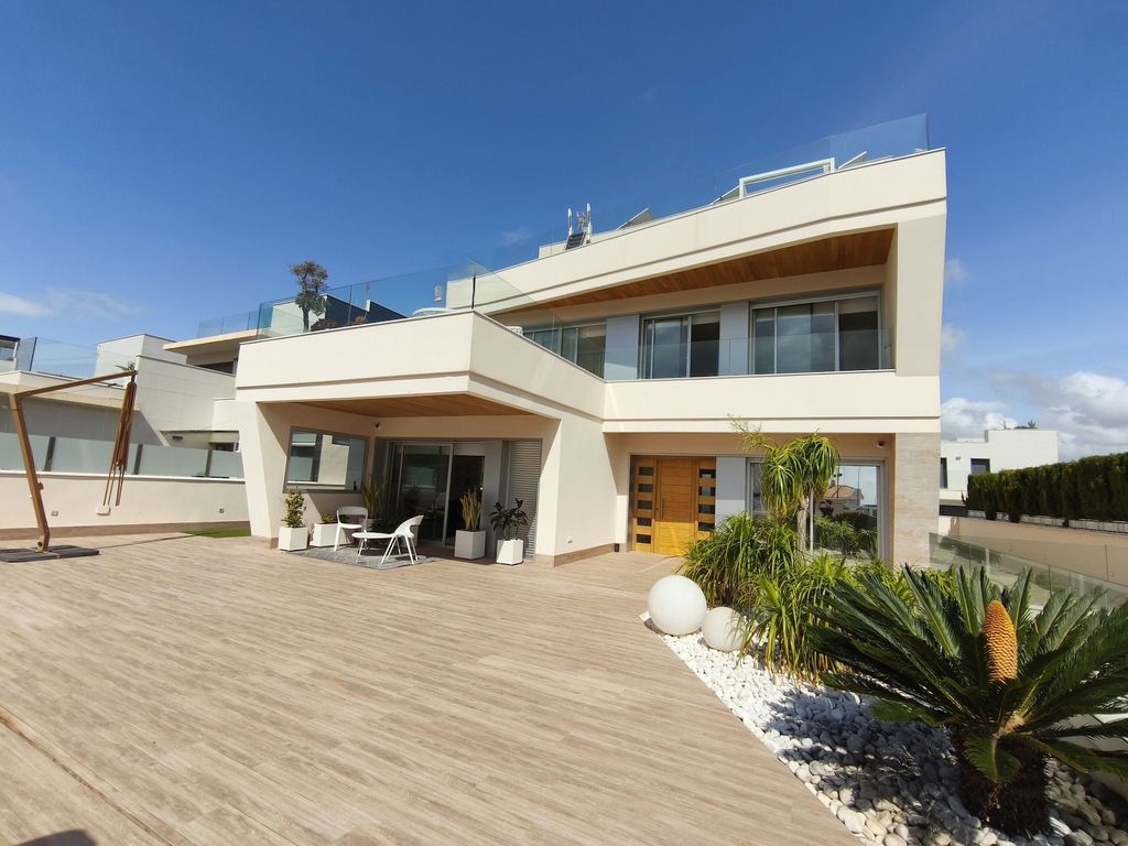Property photo 1 of 50