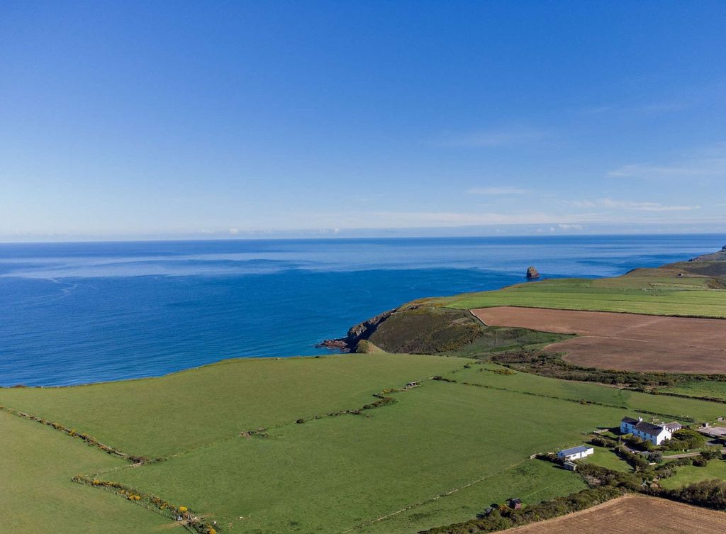 Property photo 1 of 16 Aspect To Coast