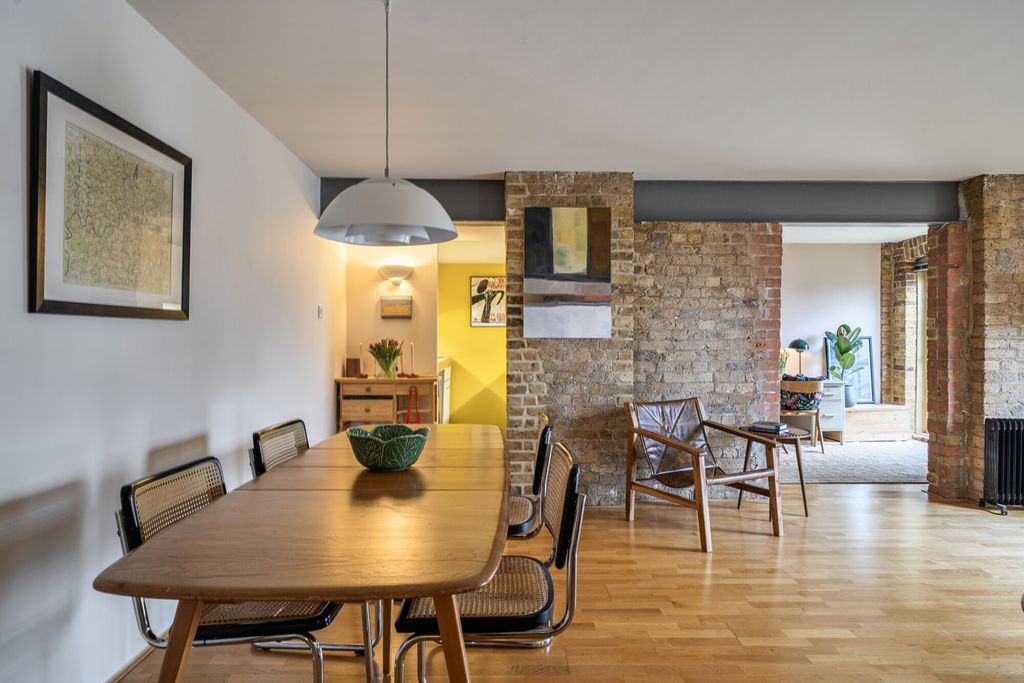 Property photo 3 of 21 1407230-18-699714...