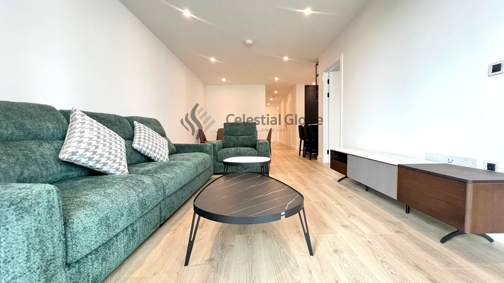 Property photo 2 of 18