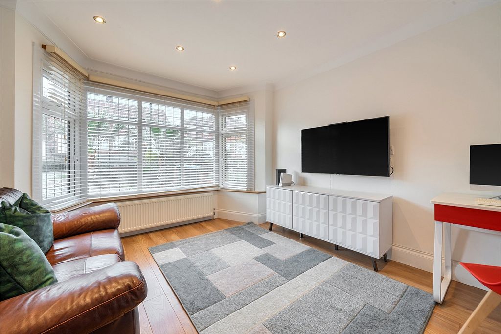 Property photo 2 of 26 Picture No. 10