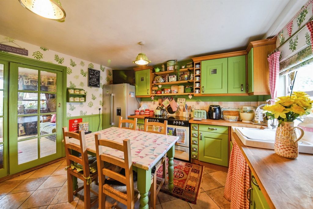 Property photo 2 of 17