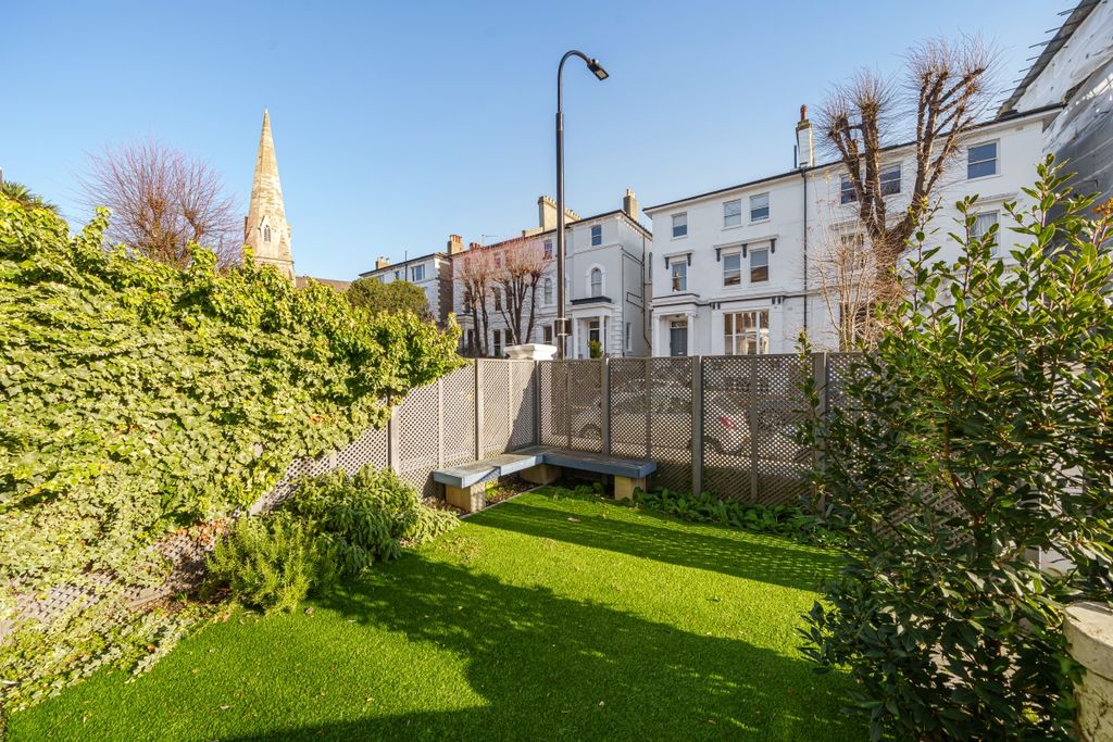 Property photo 3 of 10