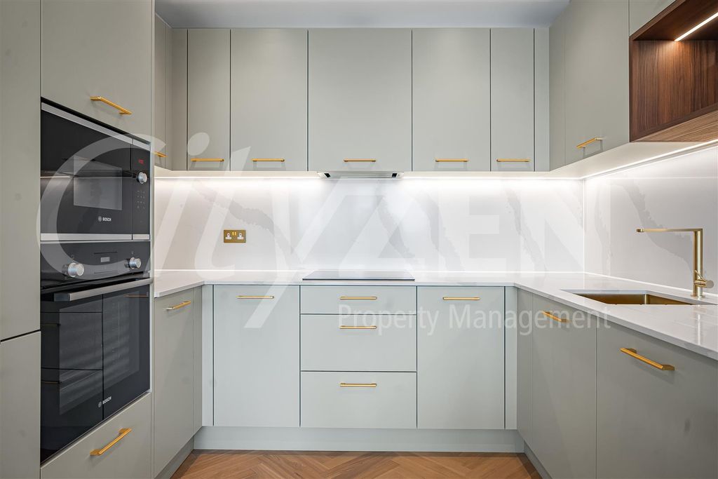 Property photo 3 of 32 Kitchen