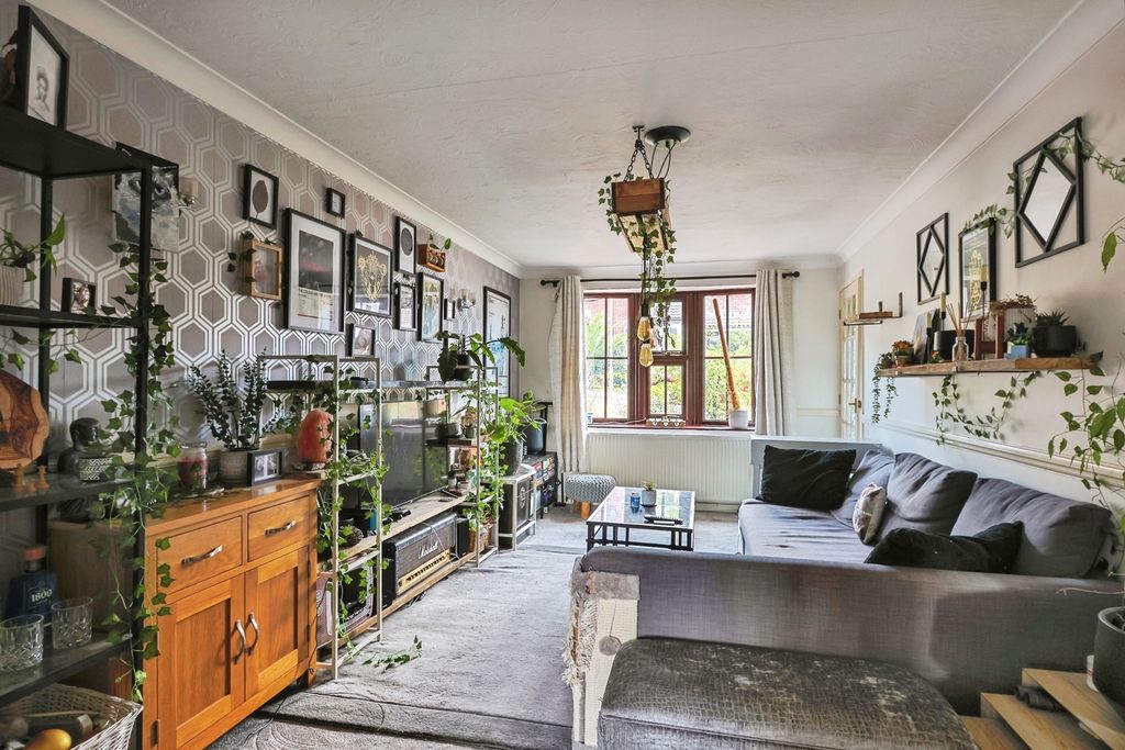 Property photo 3 of 16 Pbox-Img.Jpg