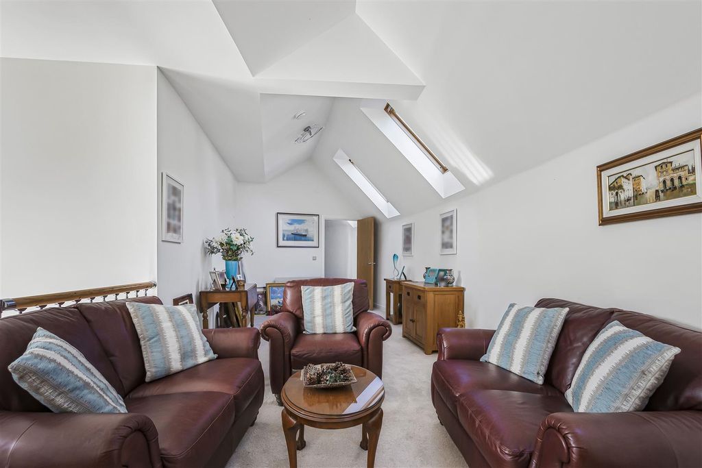 Property photo 2 of 28 10_63243.Jpg