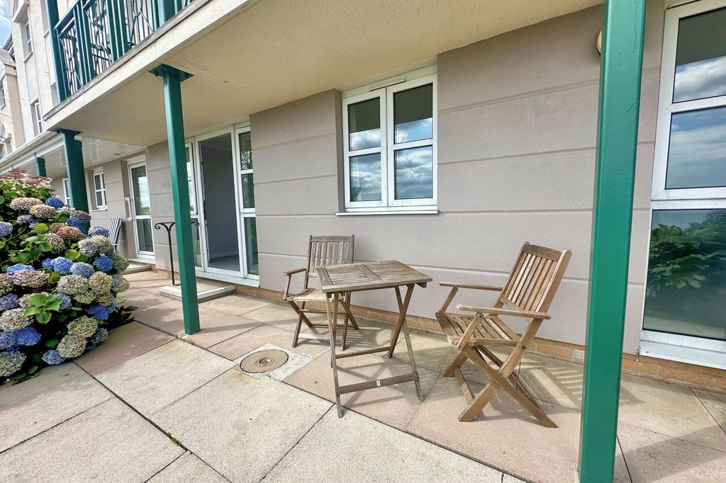 Property photo 3 of 17