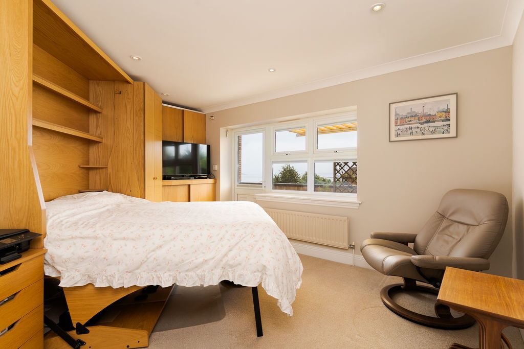 Additional image 13 of 4 bed flat for saleGlynne Tower, Bridgeman Road, Penarth CF64