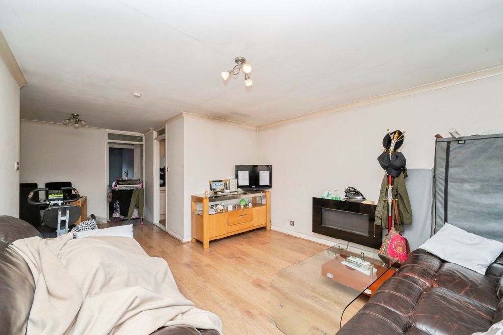 Property photo 3 of 10 Image 2