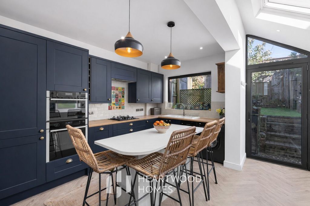 Property photo 2 of 17