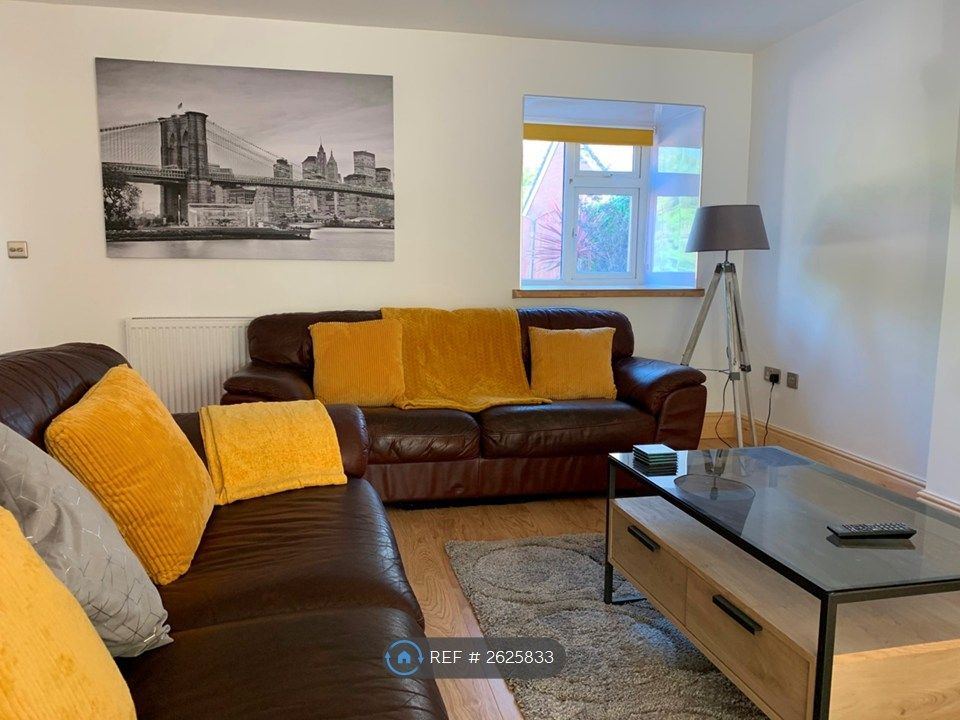 Property photo 1 of 35 Lounge