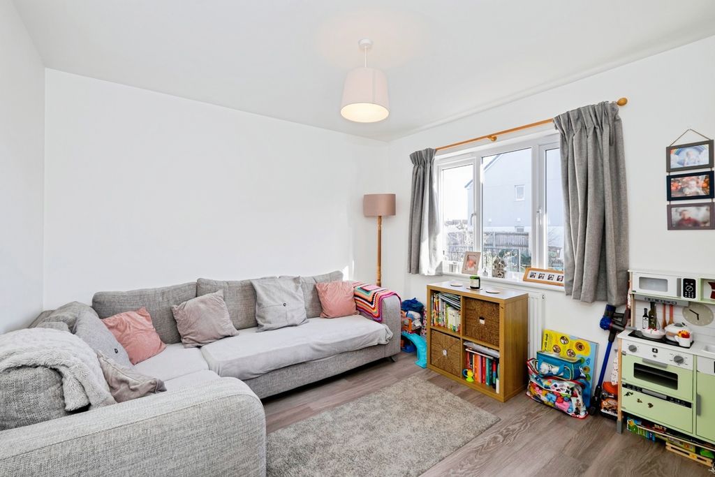 Property photo 3 of 20 Pbox-Img.Jpg