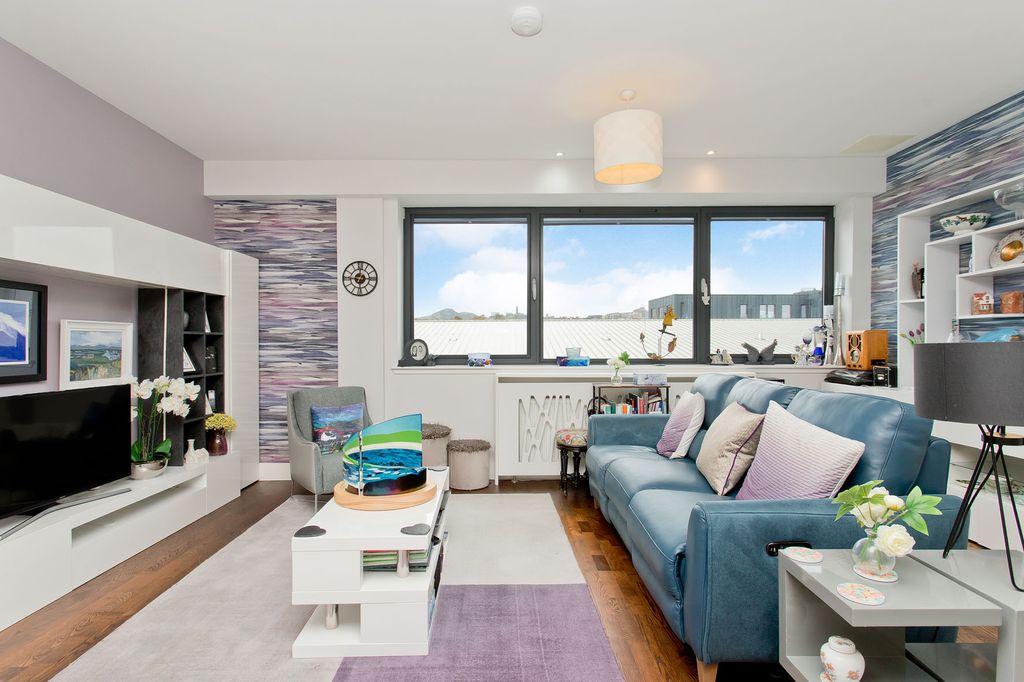 Property photo 3 of 23