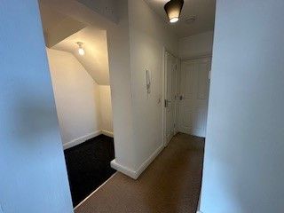 Property photo 3 of 9 Entrance/ Hallway