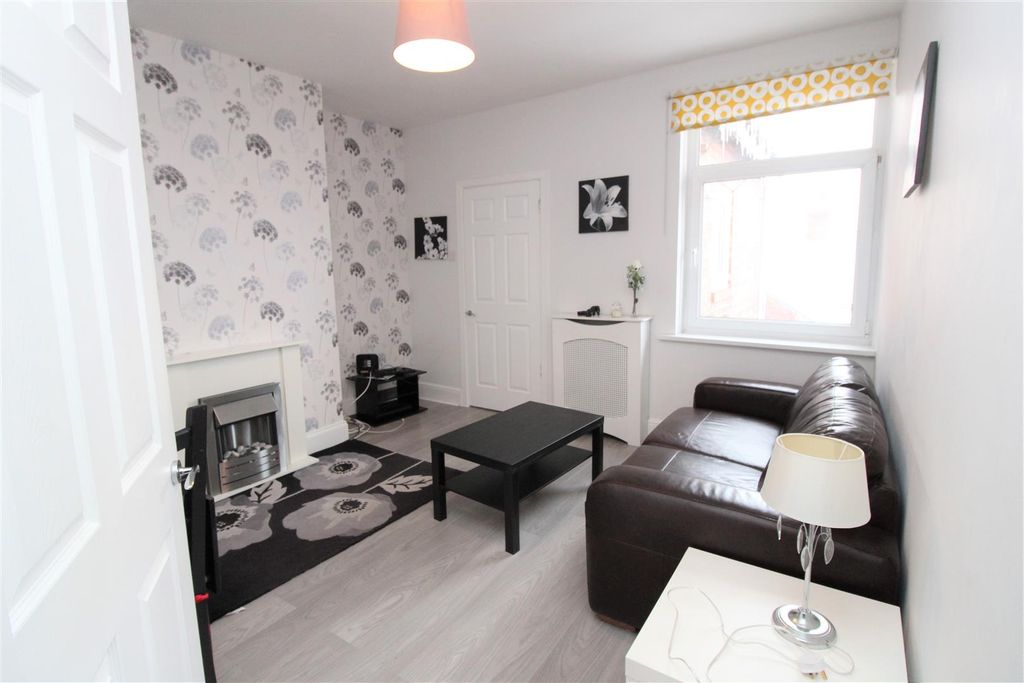 Property photo 3 of 9 Lounge Additional.Jpg