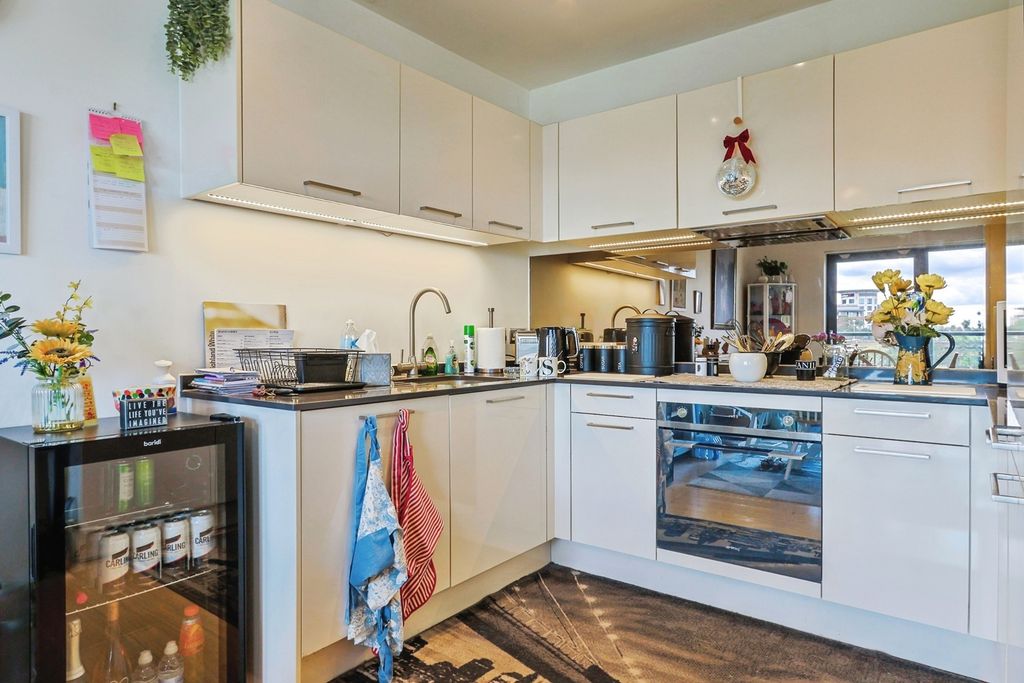 Property photo 2 of 22 Pbox-Img.Jpg