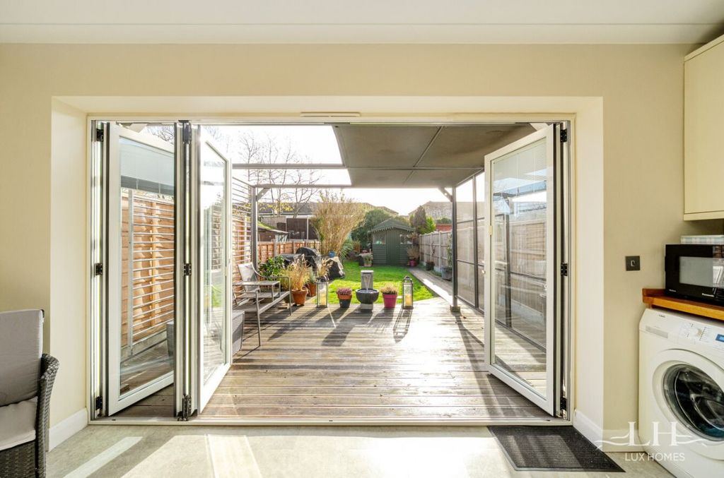 Property photo 3 of 26