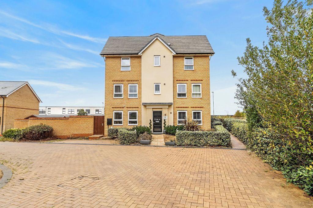 Property photo 1 of 22