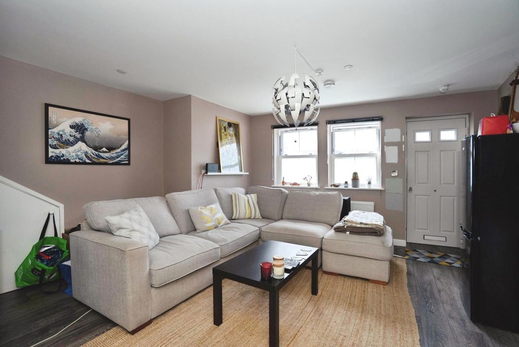 Property photo 2 of 21 Pbox-Img.Jpg