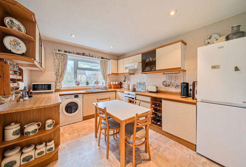 Property photo 3 of 22 1389307-24-69418c...