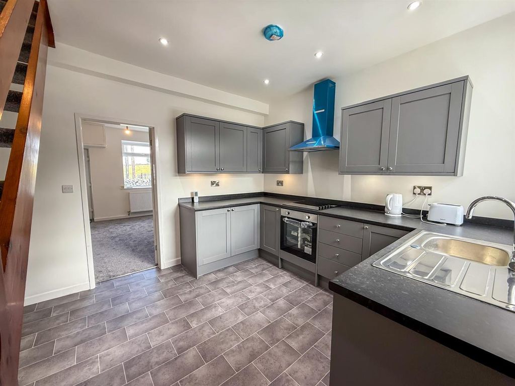 Property photo 2 of 14 Dining Kitchen