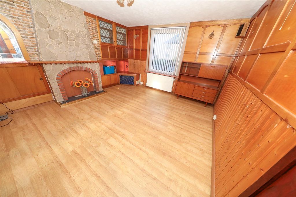 Property photo 2 of 13 B