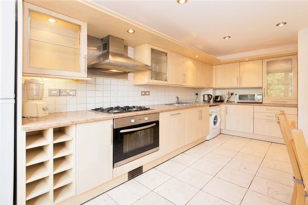 Property photo 3 of 11