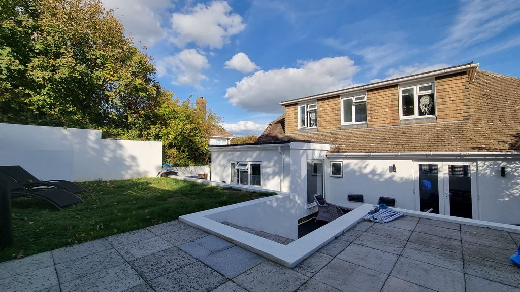 Property photo 3 of 14