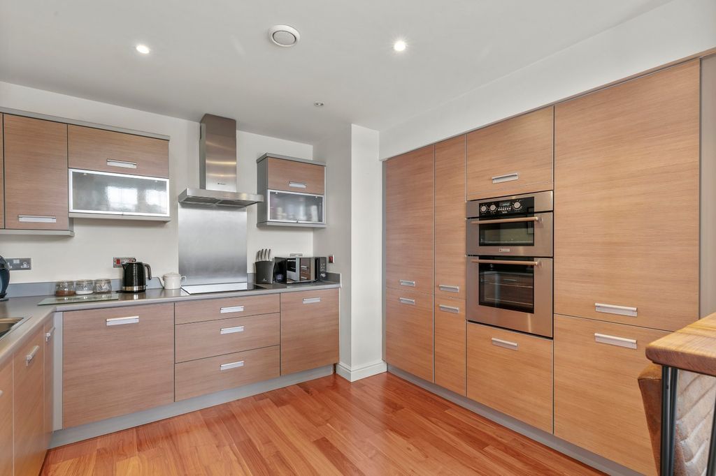 Property photo 3 of 18 Picture 3