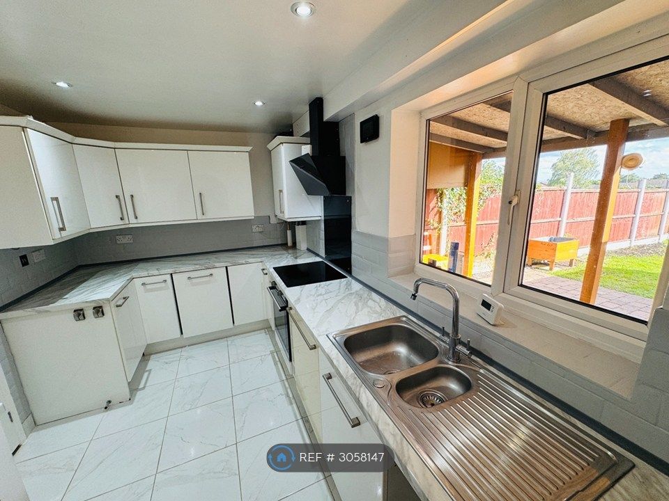 Property photo 3 of 23