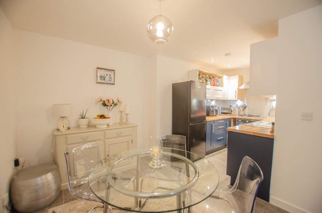 Property photo 2 of 12 12 Royffe Way Bodmin 01208 74182-04