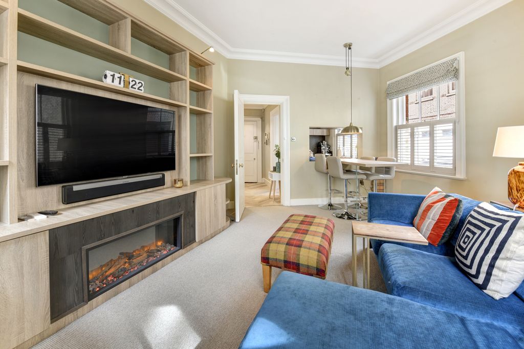 Property photo 2 of 11