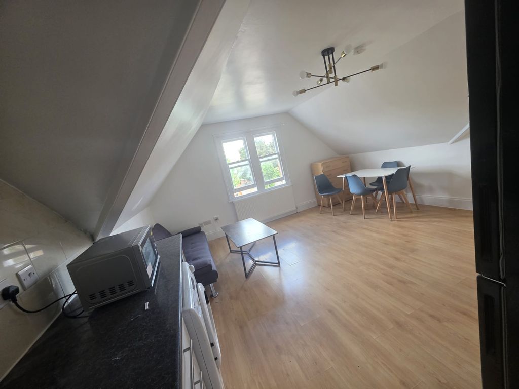 Property photo 3 of 28 Gallery