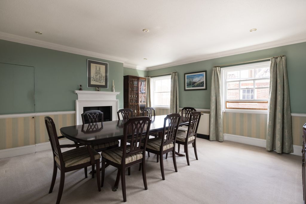 Property photo 2 of 22 Dining Room