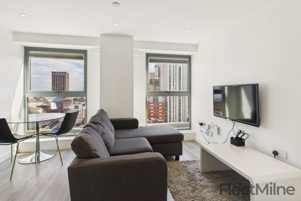 Property photo 2 of 11 Living Space