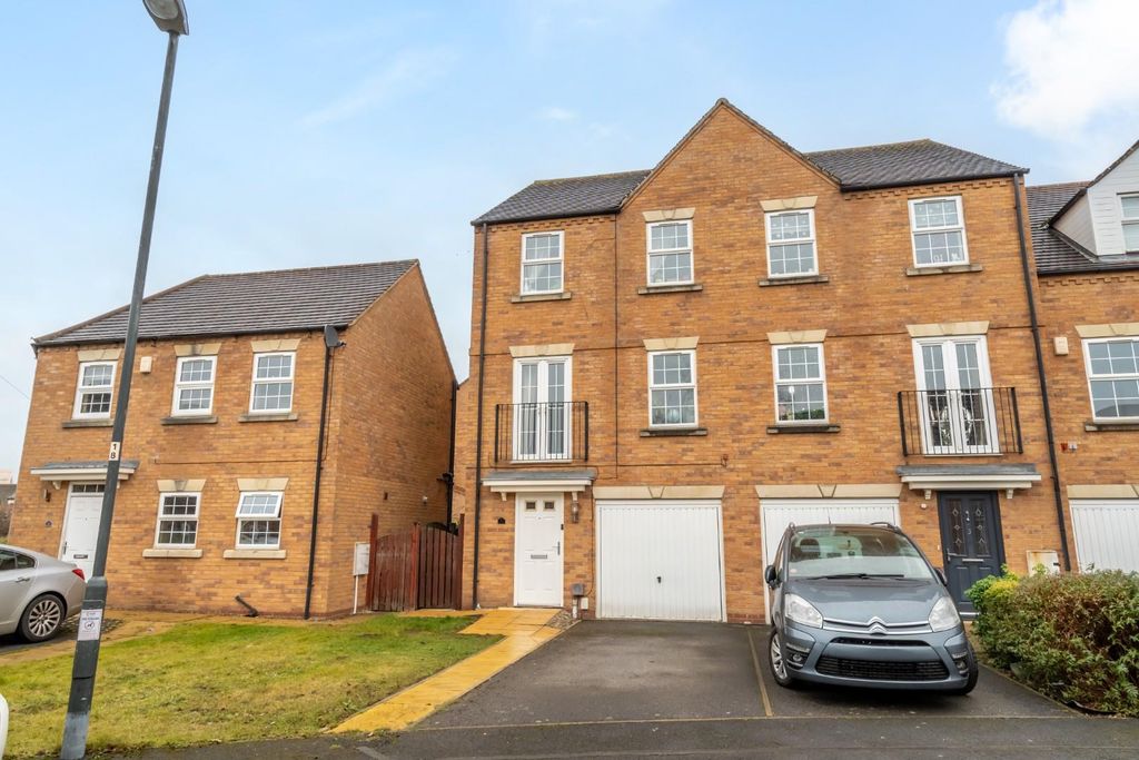 Property photo 1 of 17 Didsbury Close-22.Jpg