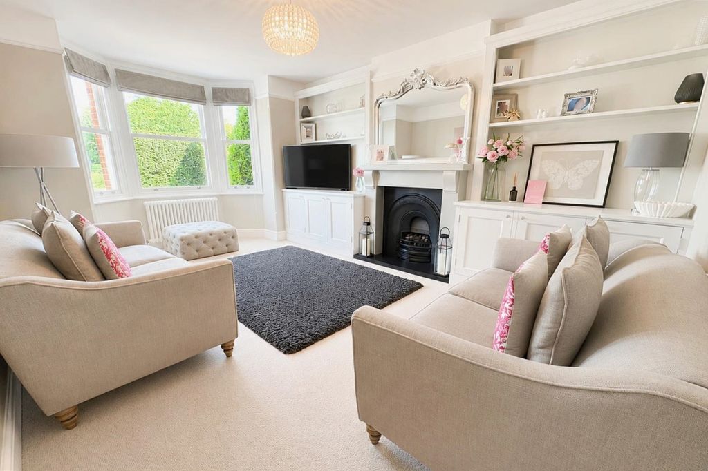 Property photo 3 of 18 5276985